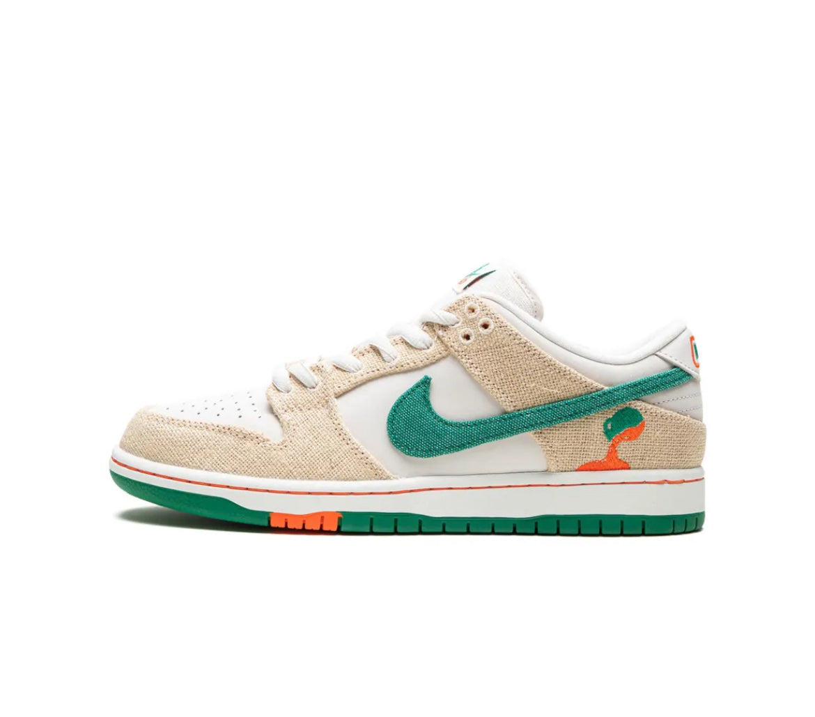 Nike
x Jarritos SB Dunk Low sneakers